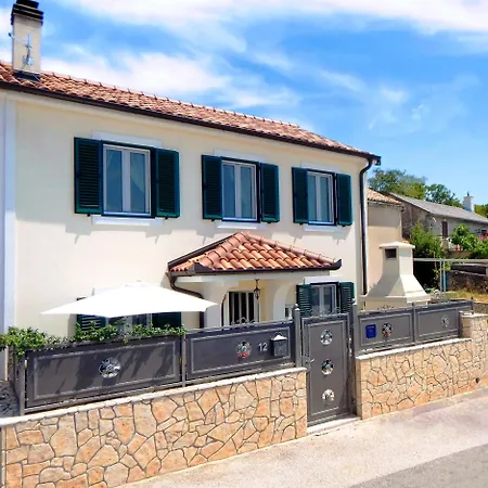 Holiday home House - Old Queen Smrika